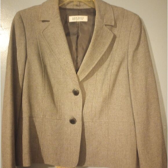 Kasper two button single breasted waist length blazer - Picture 2 of 13